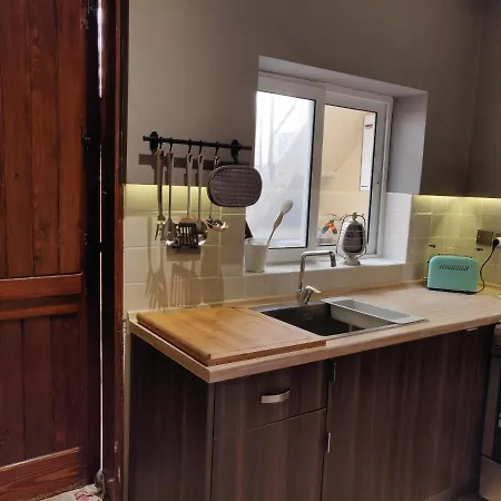 Romantic Townhouse In The Three Cities بيت للعطل